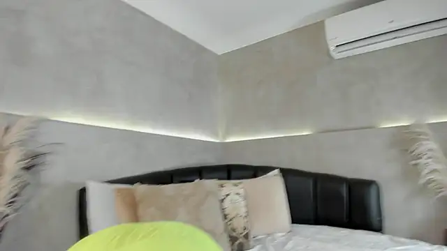 Snapshot of Nicol_Lopez_1 chatting on October 2025 10:03:02 PM Nicol Lopez 1 online show from October 2025 10:03:02 PM