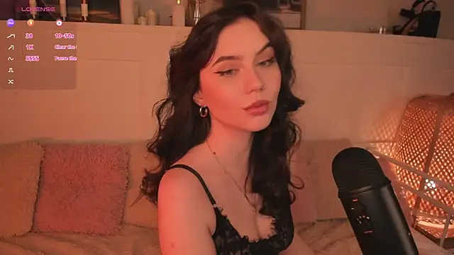 Snapshot of UnaMedison chatting on April 2026 10:30:01 AM UnaMedison online show from April 2026 10:30:01 AM