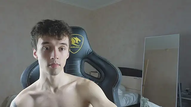 MasonWarholl online show from November 2025 07:21:01 PM