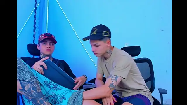 HOT boy2025 online show from September 2025 12:28:01 PM