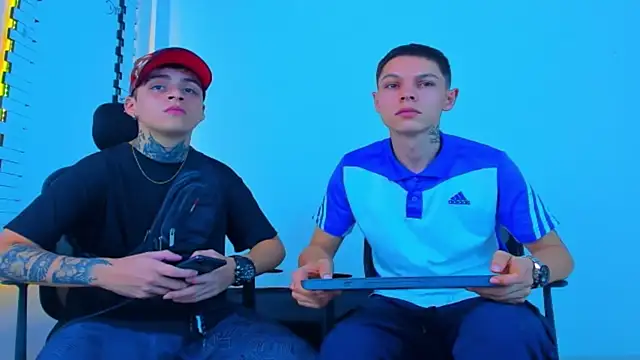 HOT boy2025 online show from November 2025 02:10:02 AM