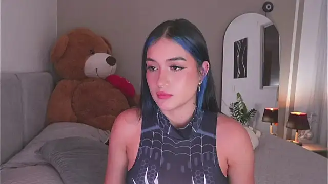 Snapshot of AnnyHizzle chatting on October 2025 01:14:01 AM AnnyHizzle online show from October 2025 01:14:01 AM