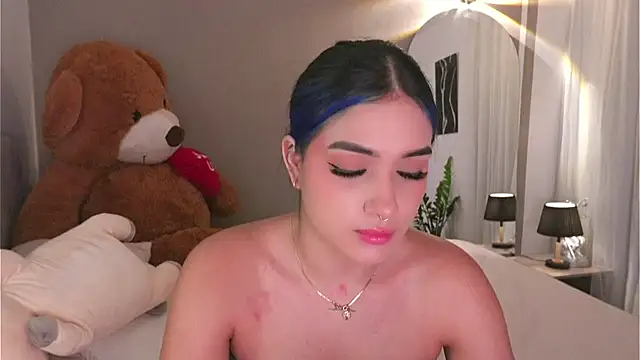 Snapshot of AnnyHizzle chatting on October 2025 11:27:02 PM AnnyHizzle online show from October 2025 11:27:02 PM