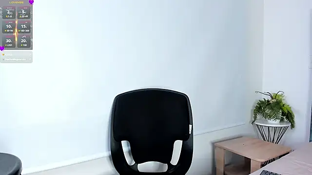 Dapnne  online show from December 2024 02:32:01 AM