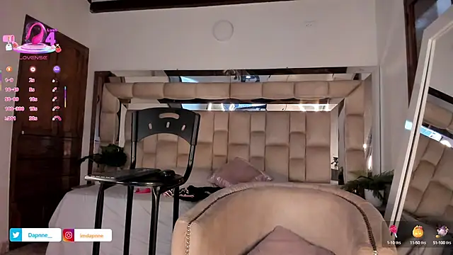 Dapnne  online show from October 2025 12:48:02 PM