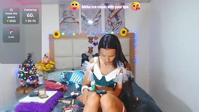 Snapshot of valentina_hearts chatting on December 2024 12:00:02 AM valentina hearts online show from December 2024 12:00:02 AM