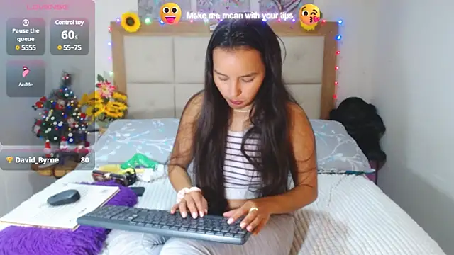 Snapshot of valentina_hearts chatting on January 2025 05:08:02 AM valentina hearts online show from January 2025 05:08:02 AM