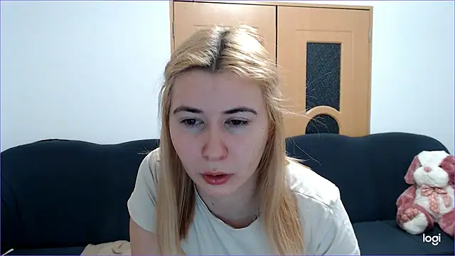 VioletaFlower7 online show from February 2025 05:31:02 PM