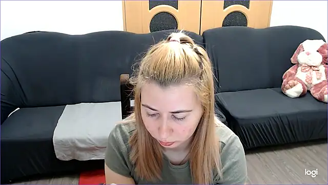 VioletaFlower7 online show from February 2025 08:18:01 AM