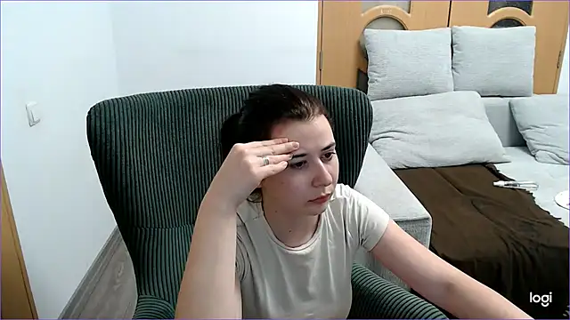 Snapshot of VioletaFlower7 chatting on February 2026 09:11:01 PM VioletaFlower7 online show from February 2026 09:11:01 PM