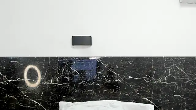 Juliabadlee online show from December 2024 11:40:01 PM