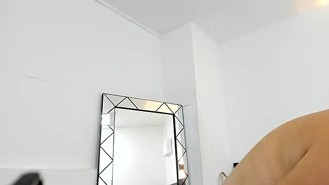 Juliabadlee online show from December 2024 11:49:01 PM