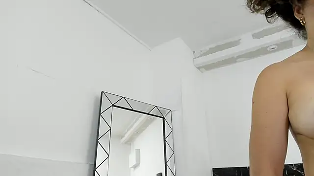 Juliabadlee online show from January 2025 02:25:01 AM