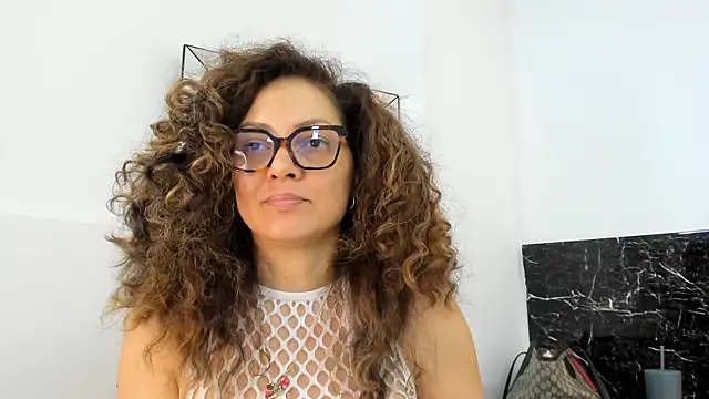 Juliabadlee online show from February 2025 03:08:02 AM