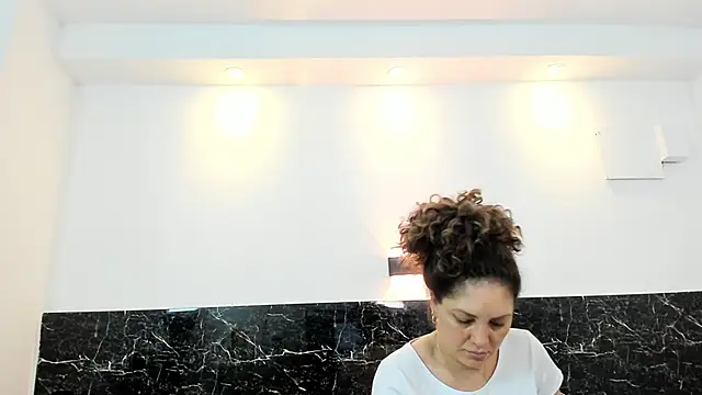 Juliabadlee online show from February 2025 03:23:01 AM