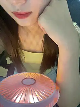 Snapshot of Linda_x2 chatting on August 2026 05:45:02 AM Linda x2 online show from August 2026 05:45:02 AM