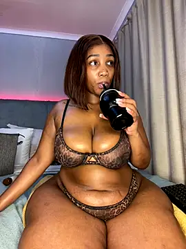 HugeMassiveBooty online show from October 2025 09:23:01 PM