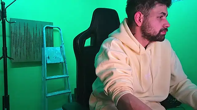 Snapshot of savage_daddyy chatting on January 2025 03:51:02 AM savage daddyy online show from January 2025 03:51:02 AM