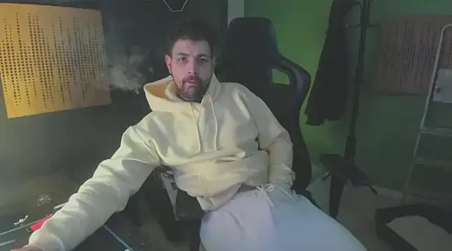 Snapshot of savage_daddyy chatting on January 2025 08:38:02 AM savage daddyy online show from January 2025 08:38:02 AM