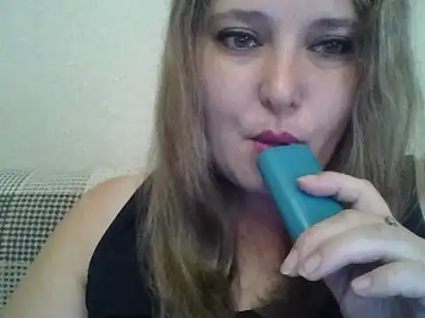 Snapshot of ParisMimi chatting on September 2025 07:12:01 AM ParisMimi online show from September 2025 07:12:01 AM