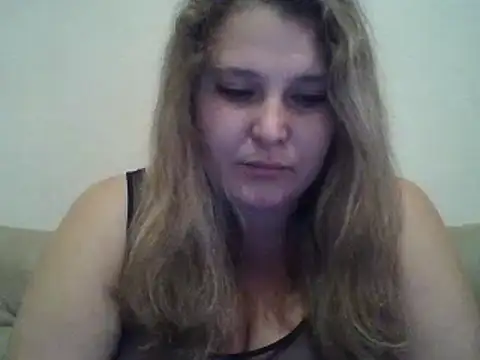 Snapshot of ParisMimi chatting on October 2025 10:15:01 AM ParisMimi online show from October 2025 10:15:01 AM