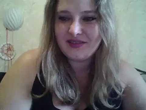 Snapshot of ParisMimi chatting on October 2025 09:34:02 AM ParisMimi online show from October 2025 09:34:02 AM