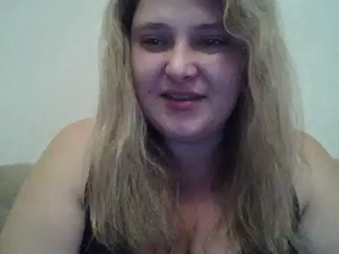 Snapshot of ParisMimi chatting on November 2025 08:14:01 AM ParisMimi online show from November 2025 08:14:01 AM