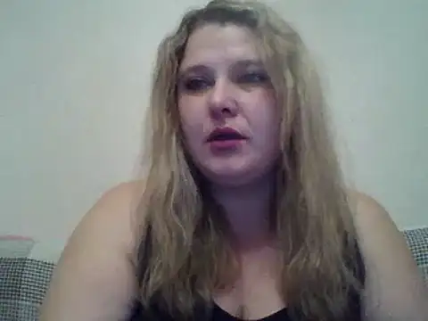 Snapshot of ParisMimi chatting on December 2025 09:25:01 AM ParisMimi online show from December 2025 09:25:01 AM