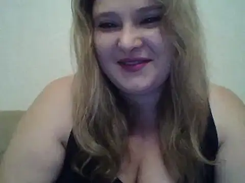 Snapshot of ParisMimi chatting on December 2025 08:41:02 AM ParisMimi online show from December 2025 08:41:02 AM