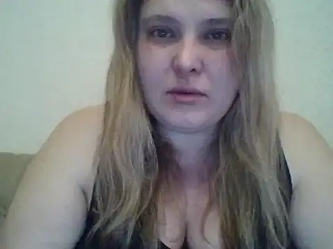 Snapshot of ParisMimi chatting on February 2026 07:24:02 AM ParisMimi online show from February 2026 07:24:02 AM