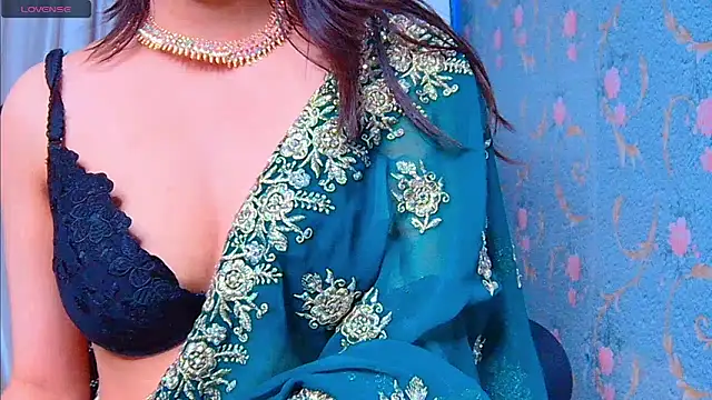 Snapshot of Aashika-Kaur chatting on December 2024 06:13:02 AM Aashika-Kaur online show from December 2024 06:13:02 AM