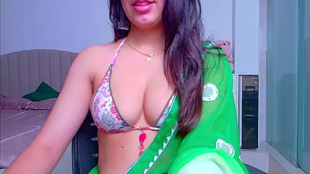Snapshot of Aashika-Kaur chatting on September 2025 04:12:02 AM Aashika-Kaur online show from September 2025 04:12:02 AM