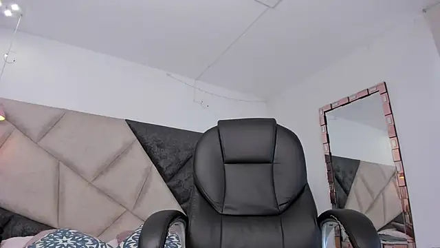 BarbaraKnox  online show from June 2026 06:22:02 PM