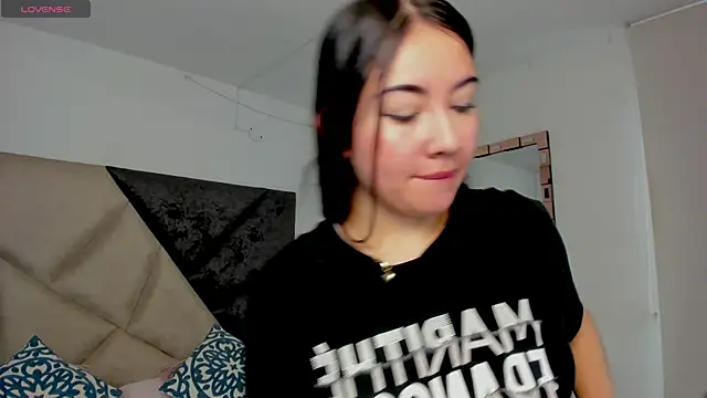 Snapshot of BarbaraKnox_ chatting on August 2026 05:48:01 PM BarbaraKnox online show from August 2026 05:48:01 PM