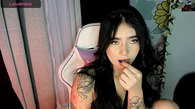 Snapshot of pamela__mar chatting on December 2024 12:34:02 AM pamela mar online show from December 2024 12:34:02 AM