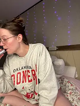 Sweetdee222x online show from September 2025 01:22:02 AM