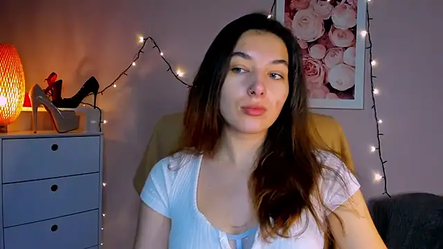 Snapshot of Meagn_Extasy chatting on December 2024 08:30:02 AM Meagn Extasy online show from December 2024 08:30:02 AM