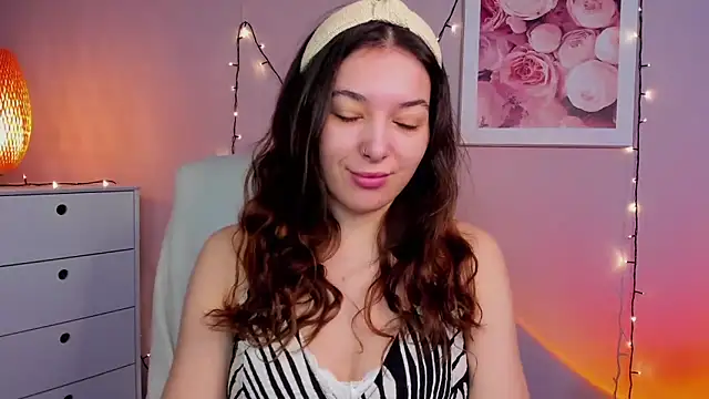 Snapshot of Meagn_Extasy chatting on March 2025 07:31:02 AM Meagn Extasy online show from March 2025 07:31:02 AM