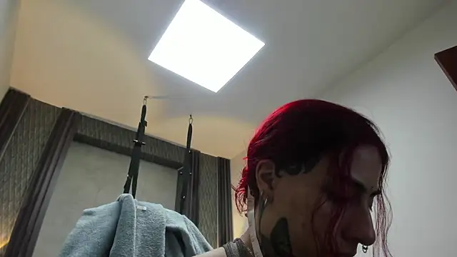selene red  online show from April 2026 01:47:01 AM