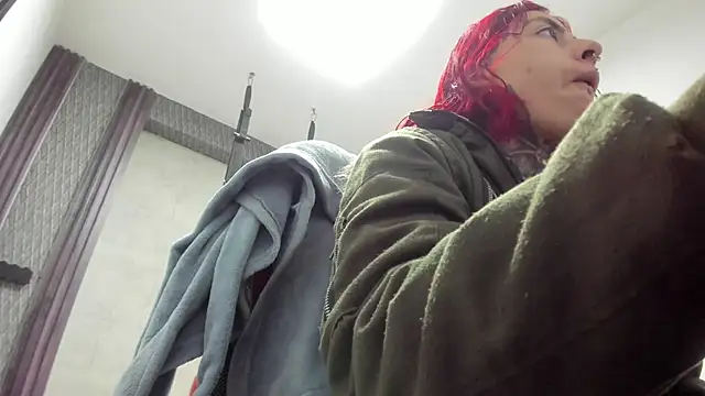 selene red  online show from May 2026 12:38:01 AM