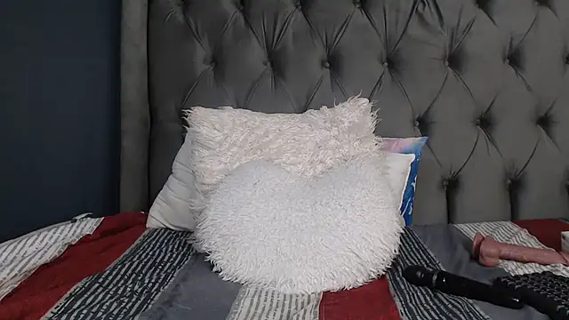 LOYAL SASHA online show from December 2025 11:02:01 PM