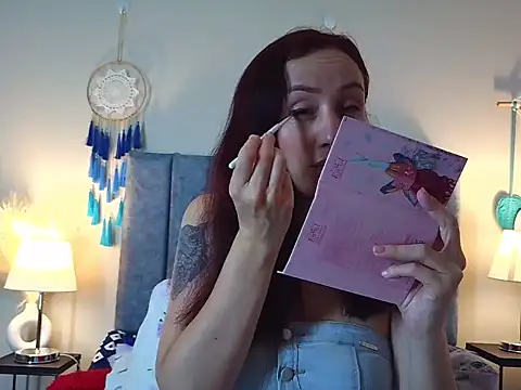 IberianMoonMK online show from January 2026 11:25:01 AM