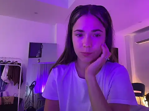 Mika Miller online show from September 2025 05:42:01 AM