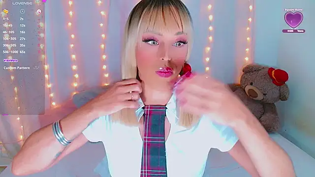 Snapshot of AlanaBekeer chatting on October 2025 09:00:02 PM AlanaBekeer online show from October 2025 09:00:02 PM