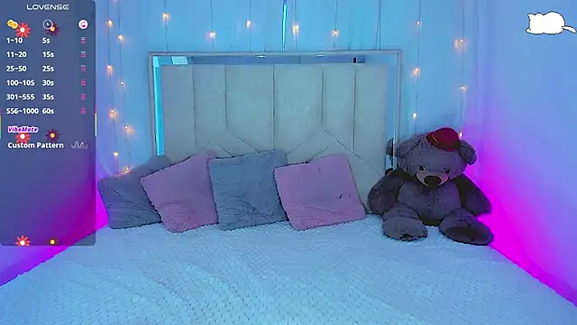 Snapshot of AlanaBekeer chatting on April 2026 08:24:02 PM AlanaBekeer online show from April 2026 08:24:02 PM