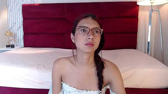 Snapshot of sara_saenz99 chatting on February 2025 07:32:02 PM sara saenz99 online show from February 2025 07:32:02 PM