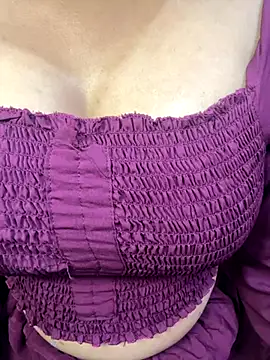 Snapshot of VR_here_4U chatting on November 2025 05:38:01 PM VR here 4U online show from November 2025 05:38:01 PM