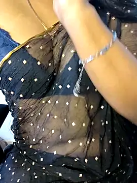 Snapshot of VR_here_4U chatting on December 2025 01:39:02 PM VR here 4U online show from December 2025 01:39:02 PM