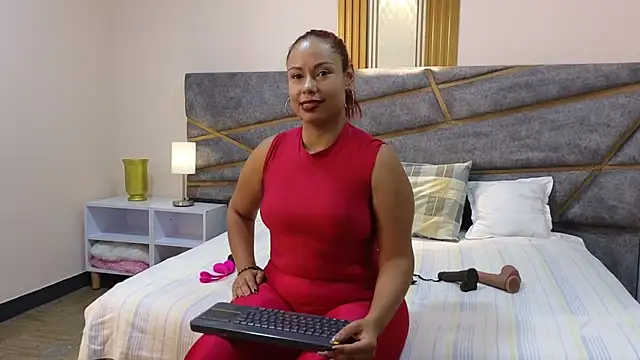 Snapshot of Julia_Gomes chatting on January 2025 07:29:02 PM Julia Gomes online show from January 2025 07:29:02 PM