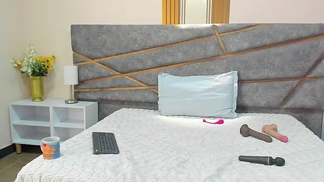 Snapshot of Julia_Gomes chatting on November 2025 07:27:01 PM Julia Gomes online show from November 2025 07:27:01 PM